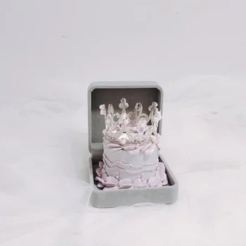 Lilac Mini Crown Cake | Best Mini Cakes