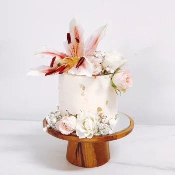 White Lily Floral Elegant Cake | Wedding Cake in Singapore