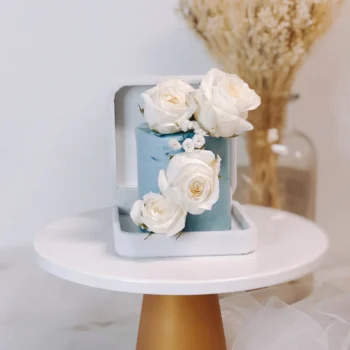 Blue x White Roses - Jewelry Mini Cake | Best Birthday Cake