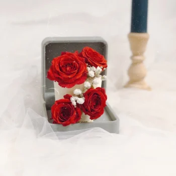 Red Roses Romantic - Jewelry Mini Cake |Best Online Bakery In Singapore
