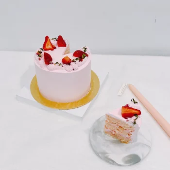 Strawberry White Chocolate | Best Customisation Cake Shop