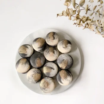 Black x White Watercolor Brushed Gold Macarons (Box of 15) | Best Cake Shop