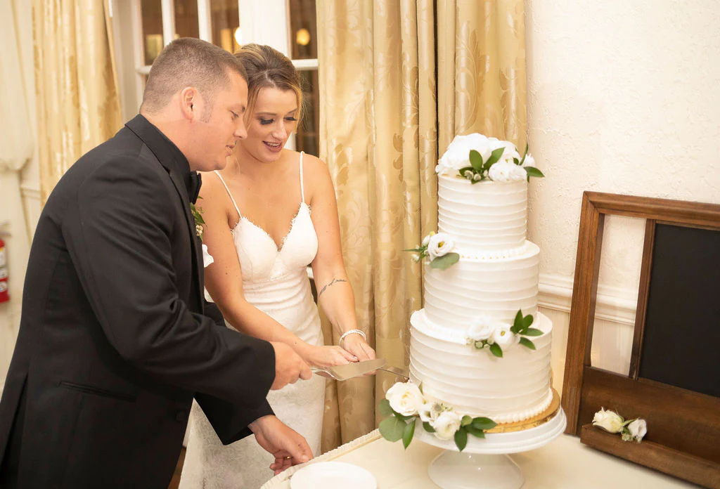 How to Choose The Best Wedding Cake - The Ultimate Guide
