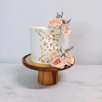 Gold Smear White Floral Cake