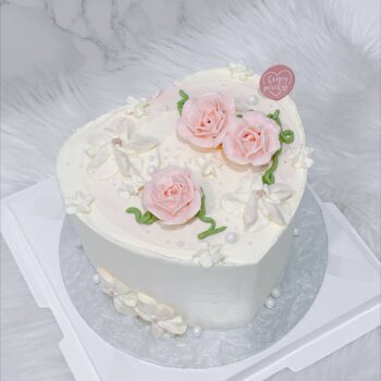 Traditional Rose Elegant Cake