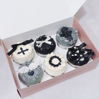 Gothic Vintage Cupcakes (Box of 6)